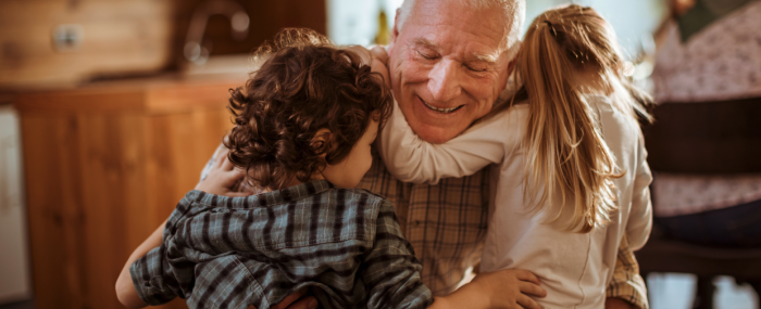 grand père et petits enfants