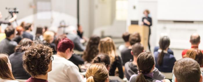 Groupe d'étudiants sourds ou malentendants Groupe d'étudiants sourds ou malentendants